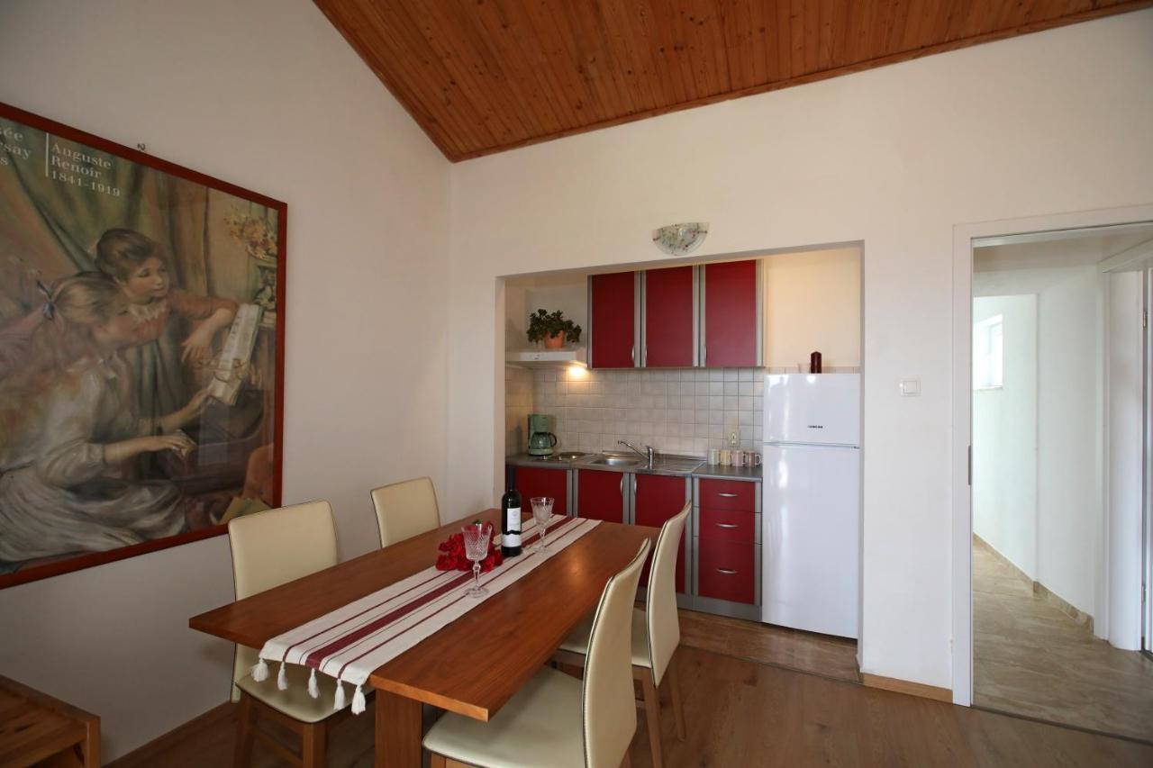 Apartments Noemi Malinska Eksteriør billede