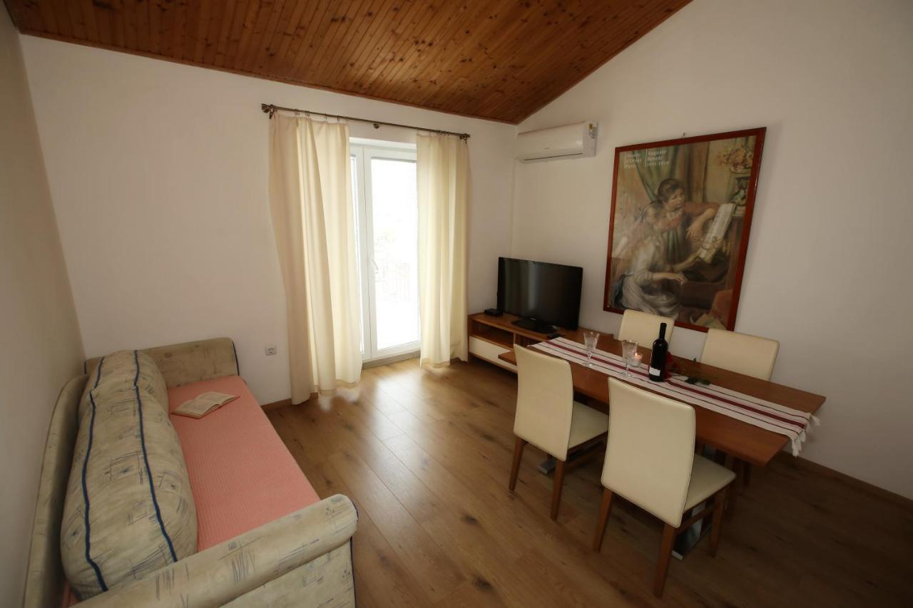 Apartments Noemi Malinska Eksteriør billede