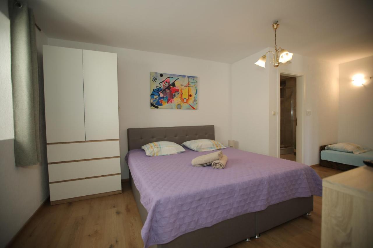 Apartments Noemi Malinska Eksteriør billede